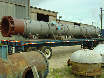 Vertical Distillation Column